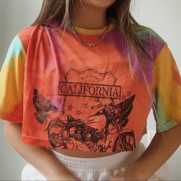 Tops - cropped cali tee ✰